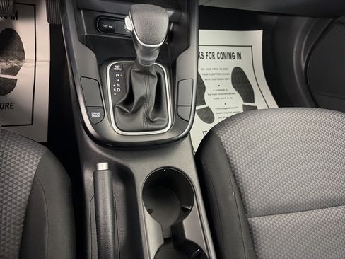 Used 2025 Kia Soul LX w/ LX Technology Package FWD image 24
