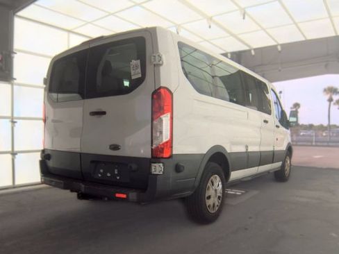 Used 2015 Ford Transit 350 XLT RWD image 4