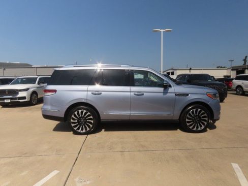Used 2022 Lincoln Navigator Black Label AWD/4WD image 8
