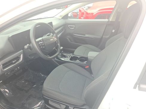 Used 2025 Kia K4 FWD image 3