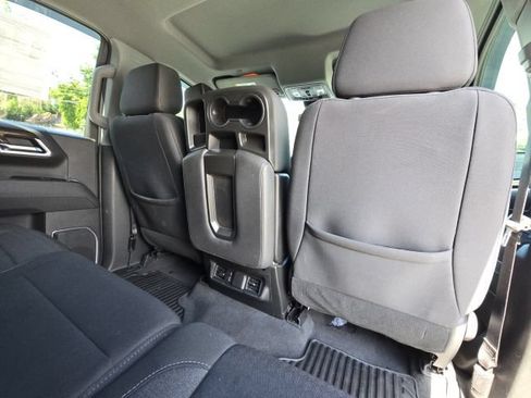 Used 2023 Chevrolet Silverado 1500 LT w/ Convenience Package II AWD/4WD image 17