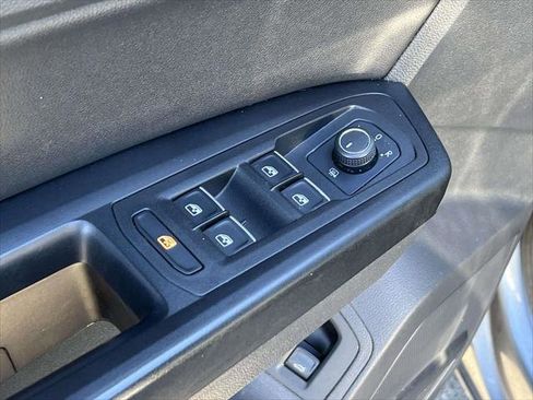 Used 2019 Volkswagen Atlas SE w/ Panoramic Sunroof Package image 16