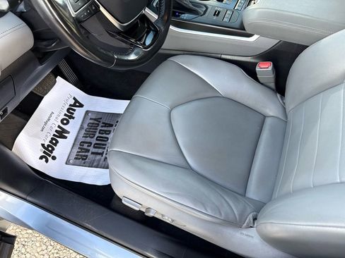 Used 2021 Toyota Highlander XLE image 32