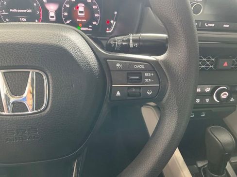 Used 2025 Honda Accord SE image 10