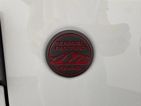 Used 2024 Jeep Gladiator Rubicon w/ Convenience Group AWD/4WD image 11