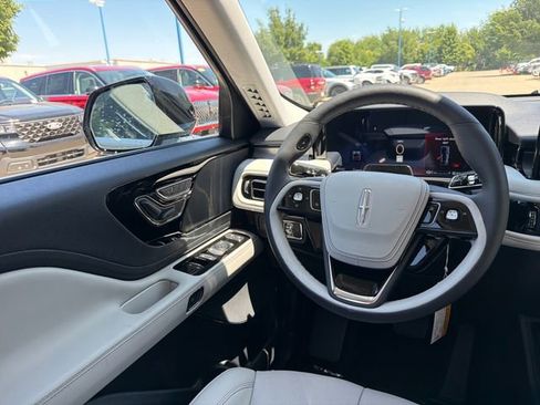 New 2026 Lincoln Aviator AWD image 18