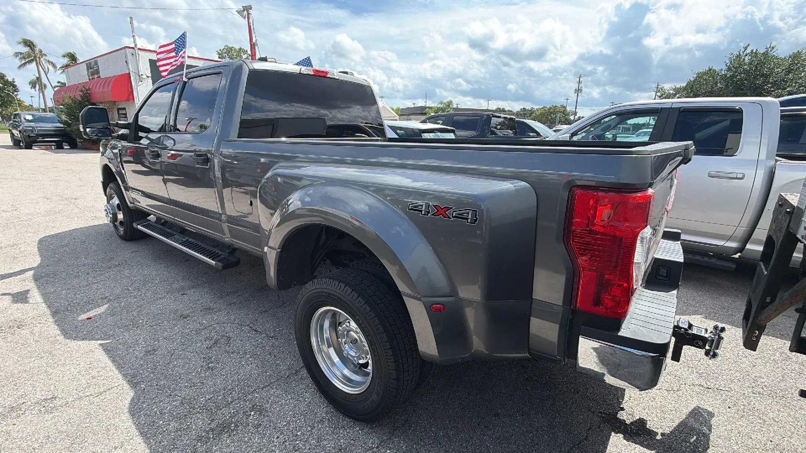 Used 2022 Ford F350 XLT w/ XLT Value Package AWD/4WD image 5
