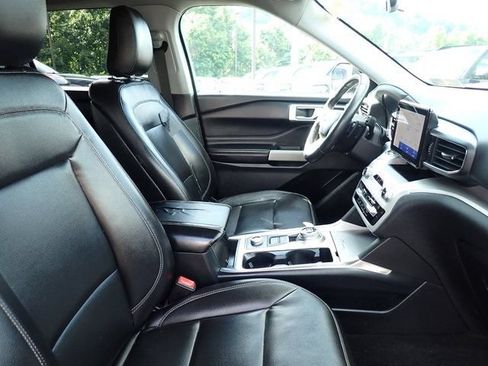 Used 2020 Ford Explorer XLT w/ Equipment Group 202A AWD/4WD image 10