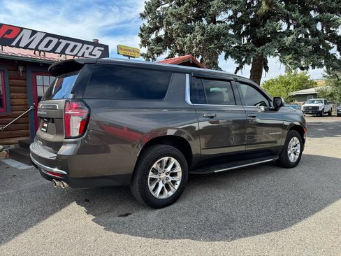 Used 2021 Chevrolet Suburban Premier w/ Premium Package AWD/4WD image 4