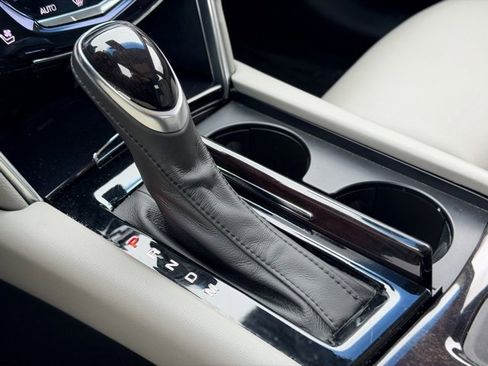 Used 2013 Cadillac XTS Luxury w/ Driver Awareness Package image 16