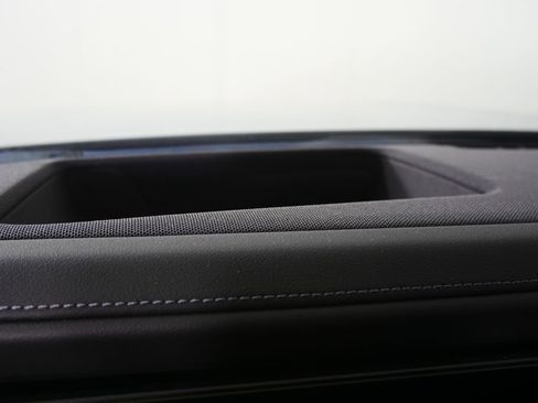 Used 2025 BMW 740i w/ Premium Package RWD image 22