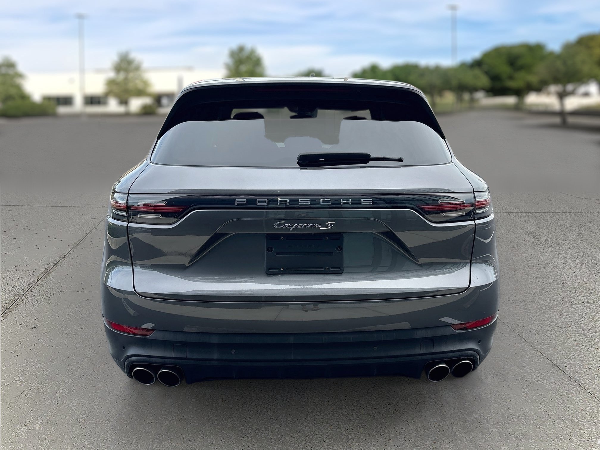 Used 2023 Porsche Cayenne AWD/4WD image 2