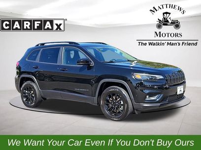 Used 2023 Jeep Cherokee Altitude Lux