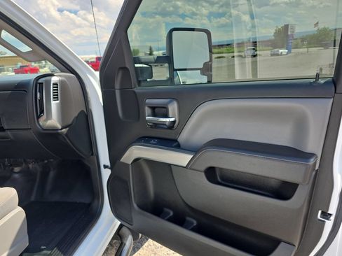 Used 2017 Chevrolet Silverado 2500 LT AWD/4WD image 32