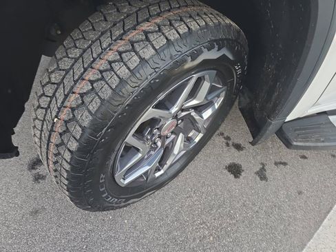 Used 2024 GMC Sierra 1500 SLT w/ SLT Premium Package image 28