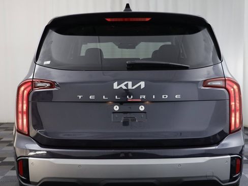 Used 2025 Kia Telluride LX image 16