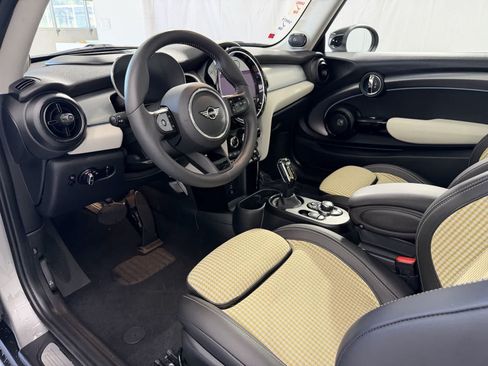 Used 2024 MINI Cooper SE FWD image 9