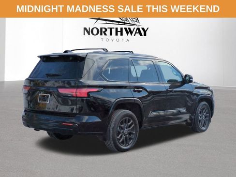 Used 2024 Toyota Sequoia Platinum image 4