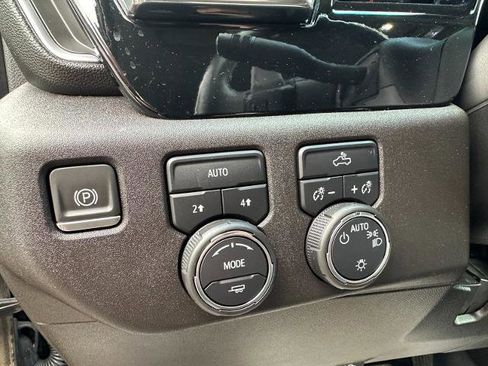 Used 2023 Chevrolet Silverado 1500 LT w/ Convenience Package II AWD/4WD image 17