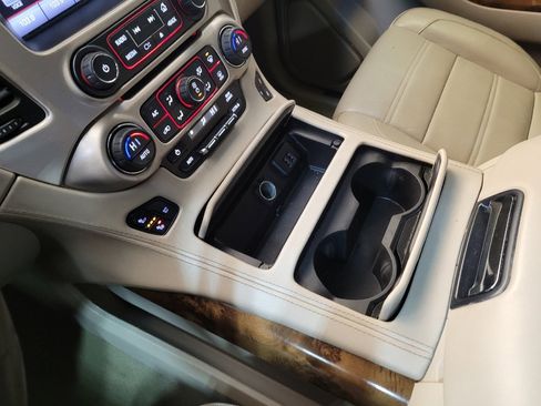 Used 2015 GMC Yukon Denali w/ Premium Package image 26