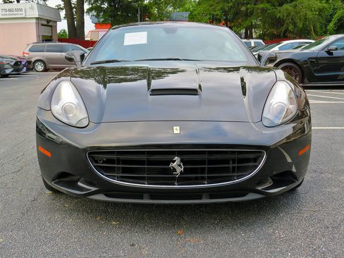 Used 2011 Ferrari California image 6