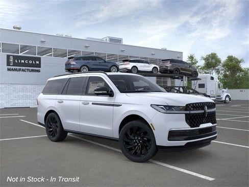 New 2025 Lincoln Navigator Reserve w/ Jet Appearance Package image 7