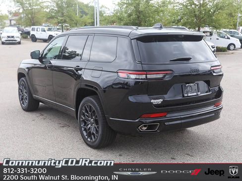 New 2025 Jeep Grand Cherokee L Summit w/ Advanced Protech Group IV image 5