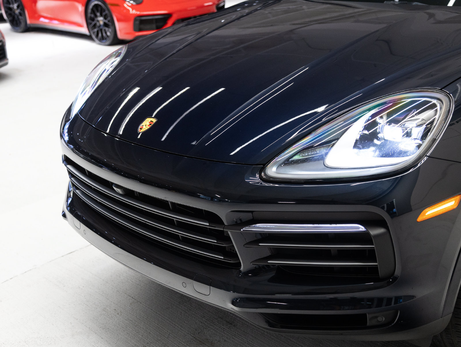 Certified 2023 Porsche Cayenne AWD/4WD image 32