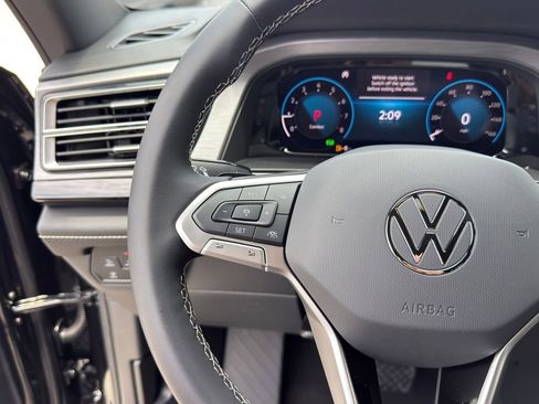 New 2026 Volkswagen Atlas Cross Sport SE FWD image 18