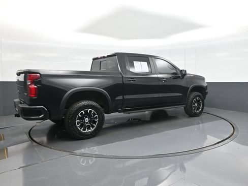 Used 2023 Chevrolet Silverado 1500 ZR2 w/ Technology Package AWD/4WD image 7