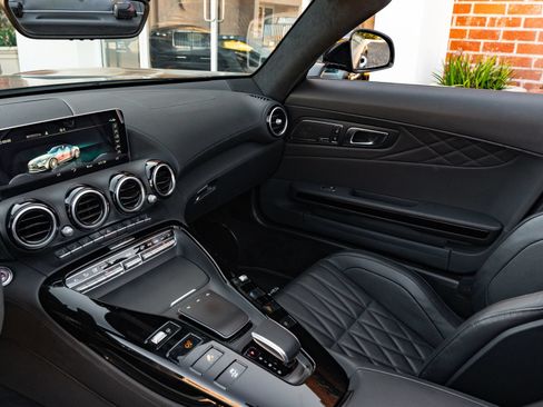 Used 2021 Mercedes-Benz AMG GT Roadster w/ AMG Stealth Edition image 18