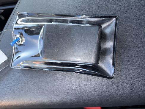 Used 2025 Volvo XC60 B5 Plus image 36