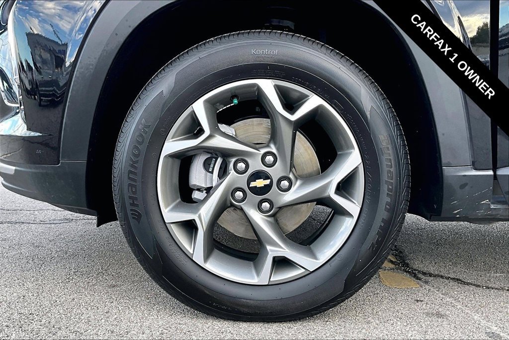 Used 2025 Chevrolet Trax LT w/ Driver Confidence Package FWD image 32