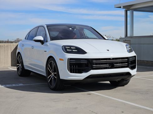 Certified 2026 Porsche Cayenne Turbo image 10