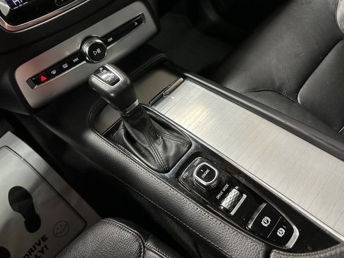 Used 2016 Volvo XC90 T5 Momentum image 19