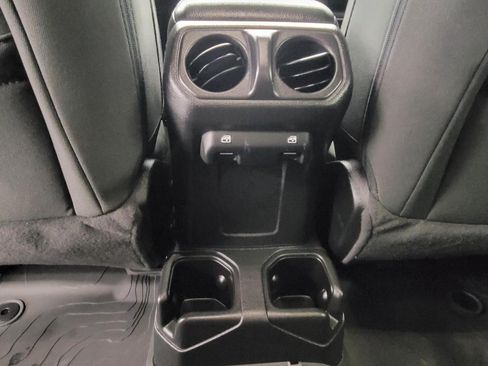 Used 2023 Jeep Gladiator Sport AWD/4WD image 21