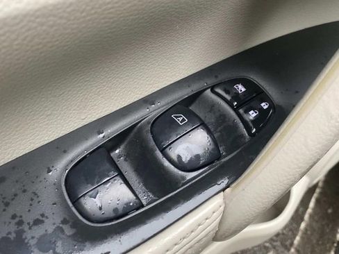 Used 2020 Nissan Rogue Sport SV w/ All-Weather Package FWD image 13