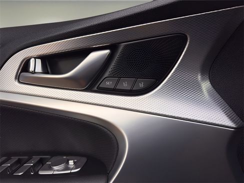 Used 2023 Genesis G70 3.3T image 22