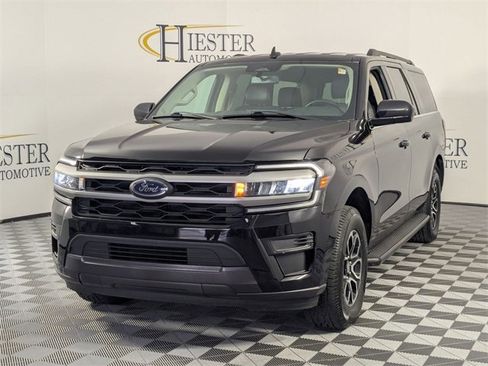 Used 2024 Ford Expedition Max XLT image 4