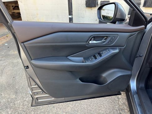 Used 2022 Nissan Rogue SL FWD image 38