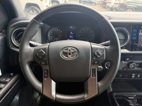 Used 2019 Toyota Tacoma TRD Off-Road w/ Technology Package RWD image 11