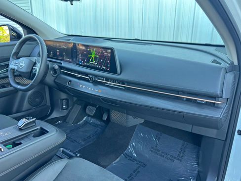 Used 2025 Nissan Ariya FWD image 14