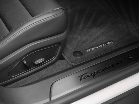 New 2025 Porsche Taycan 4S image 21