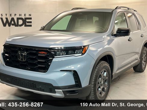 Used 2025 Honda Pilot TrailSport image 1