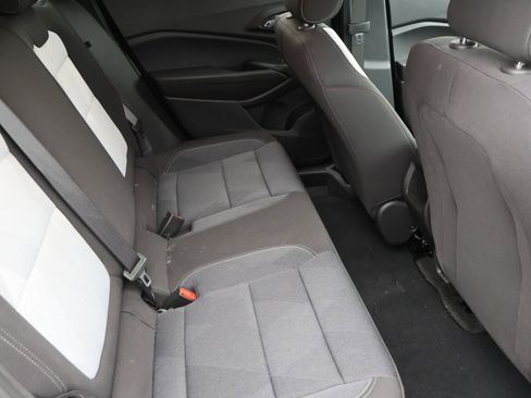 Used 2025 Chevrolet Trax RS w/ Sunroof Package image 13