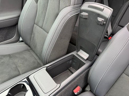 Used 2023 Volvo XC40 Recharge Plus AWD/4WD image 30