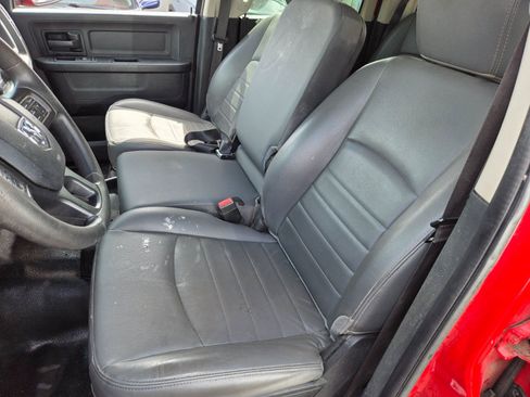 Used 2019 RAM 1500 Tradesman w/ Chrome Appearance Group RWD image 7