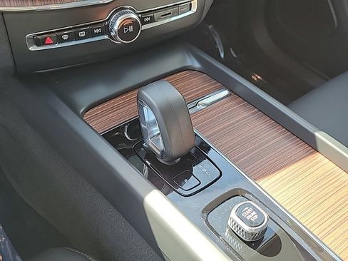 Used 2023 Volvo XC60 B5 Plus w/ Protection Package Premier image 20