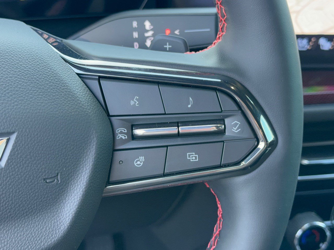 New 2027 Chevrolet Traverse RS FWD image 19