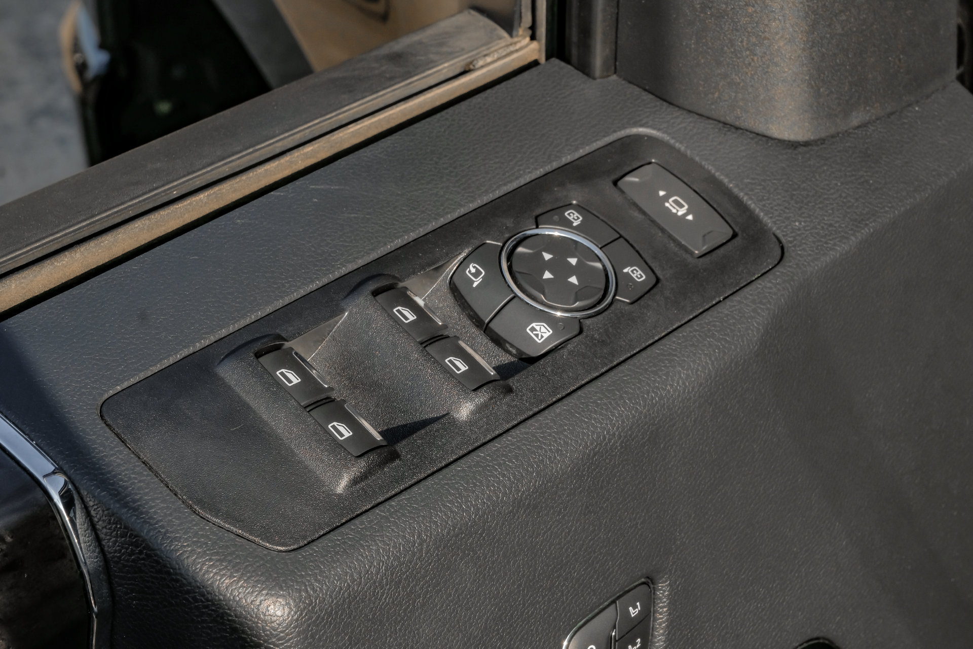 Used 2022 Ford F350 Lariat w/ Black Appearance Package AWD/4WD image 51